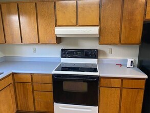 329 Bessie St in Medford, OR - Building Photo - Building Photo