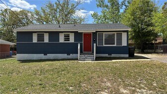1855 Stanberry St in Fayetteville, NC - Building Photo