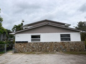 7361 NW 37th St, Unit Apt 2 in Hollywood, FL - Building Photo