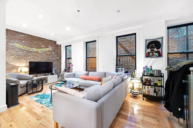 45 Orchard St, Unit G in New York, NY - Building Photo - Building Photo