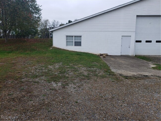 15663 Lashley Rd in Senecaville, OH - Foto de edificio - Building Photo