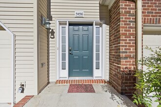 5456 Summer Crescent in Virginia Beach, VA - Building Photo - Building Photo