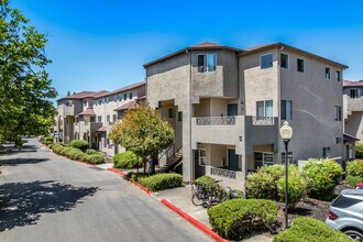 Sharps & Flats in Davis, CA - Foto de edificio - Building Photo