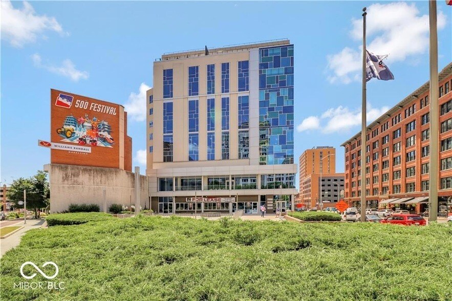 1 Virginia Ave, Unit 703 in Indianapolis, IN - Building Photo