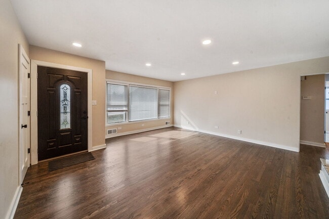 22W144 Marston Ave in Glen Ellyn, IL - Building Photo - Building Photo