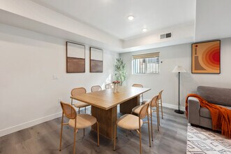 The Nest at 1299 in Los Angeles, CA - Foto de edificio - Interior Photo