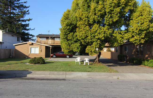 1615-1635 Oriole Ave in San Leandro, CA - Building Photo - Building Photo