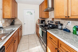 1233 Hawthorne Cir in Hanahan, SC - Building Photo - Building Photo