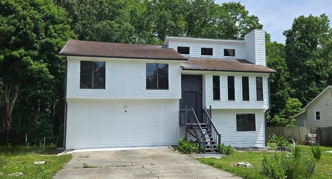 property at 2870 Creekwood Ln NW
