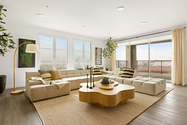 Eddy Redondo Residences in Redondo Beach, CA - Building Photo - Building Photo