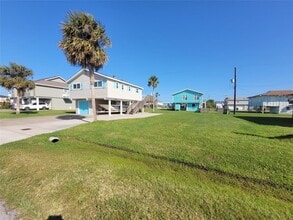 16607 Henry Morgan Rd in Jamaica Beach, TX - Building Photo - Building Photo