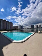 17600 N Bay Rd, Unit N304 in Sunny Isles Beach, FL - Building Photo - Building Photo