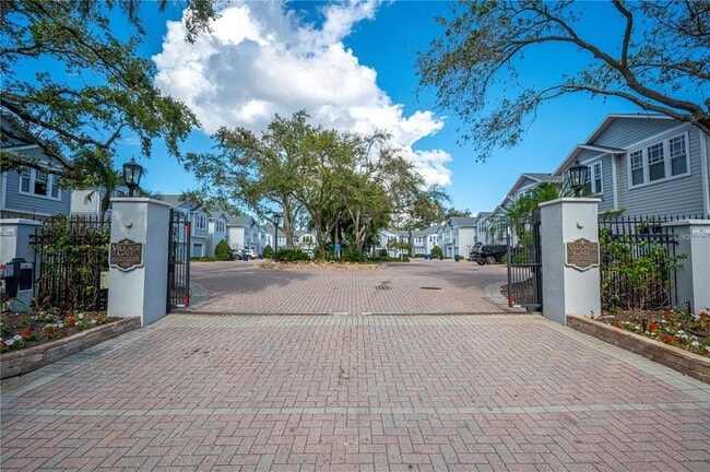 2311 W Morrison Ave in Tampa, FL - Building Photo - Building Photo