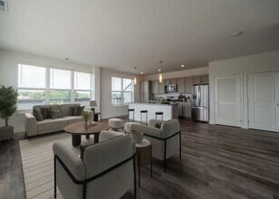 Makley Place in Columbus, OH - Building Photo - Building Photo