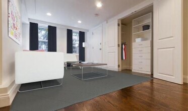 232 1/2 3rd St in Jersey City, NJ - Building Photo - Building Photo