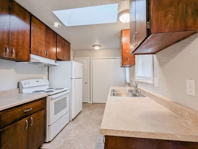 328 S Davies Rd in Lake Stevens, WA - Building Photo - Building Photo