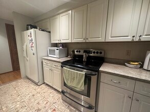 25 Parkman St, Unit 4 in Brookline, MA - Building Photo - Building Photo