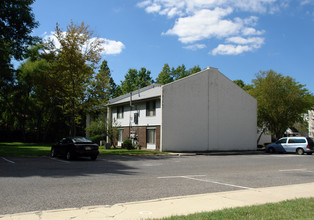 Tanglewood Gardens in Clementon, NJ - Building Photo - Building Photo