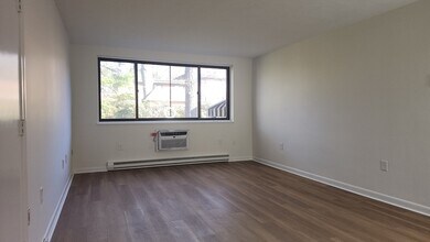 1323 Worcester Rd in Framingham, MA - Building Photo - Building Photo