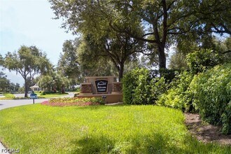 3460 Lakeview Isle Ct in Ft. Myers, FL - Foto de edificio - Building Photo