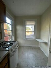 44 Central St in Somerville, MA - Foto de edificio - Building Photo