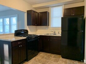 517 Brenner St NE in Grand Rapids, MI - Building Photo