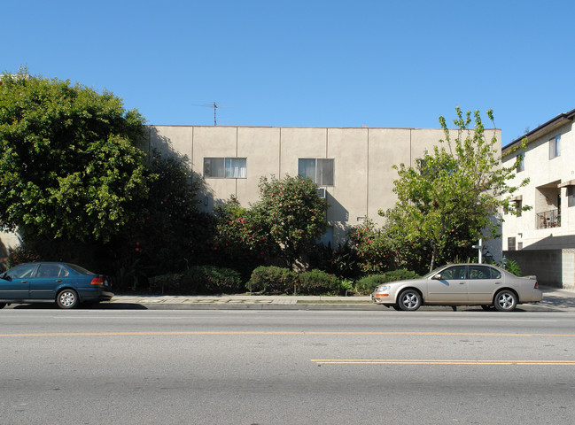 4911 Laurel Canyon Blvd in Valley Village, CA - Building Photo - Building Photo