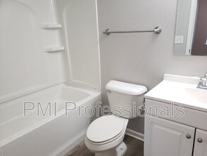 632 East St in Murfreesboro, TN - Building Photo - Building Photo