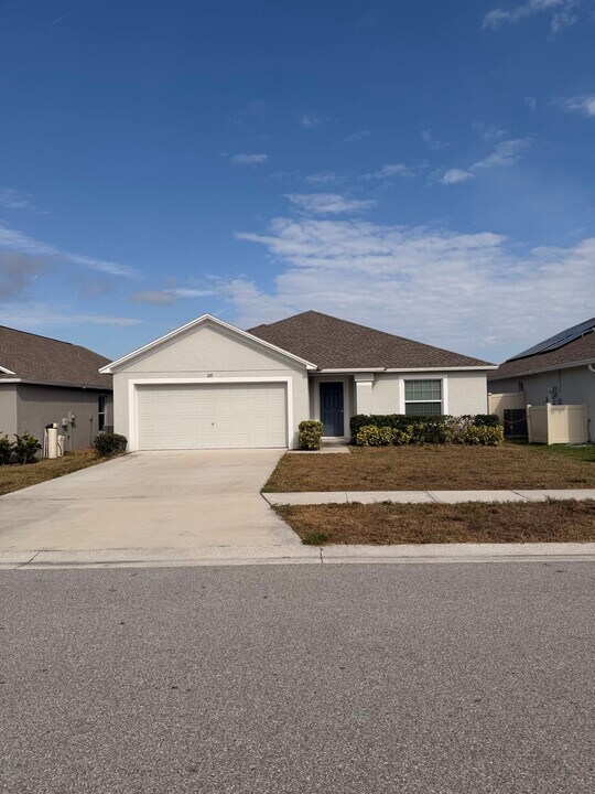 281 Arbuthnot St in Winter Haven, FL - Building Photo