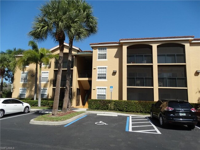 8617 River Homes Lane-Unit -3305 in Bonita Springs, FL - Foto de edificio - Building Photo