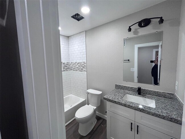 7317 Briefway St-Unit -A in Houston, TX - Building Photo - Building Photo