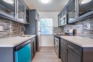 6309 8th Ave in Los Angeles, CA - Building Photo