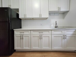 3221 W Diversey Ave in Chicago, IL - Building Photo - Building Photo