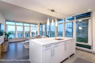 15 Morris Ave, Unit 301 in Long Branch, NJ - Building Photo - Building Photo