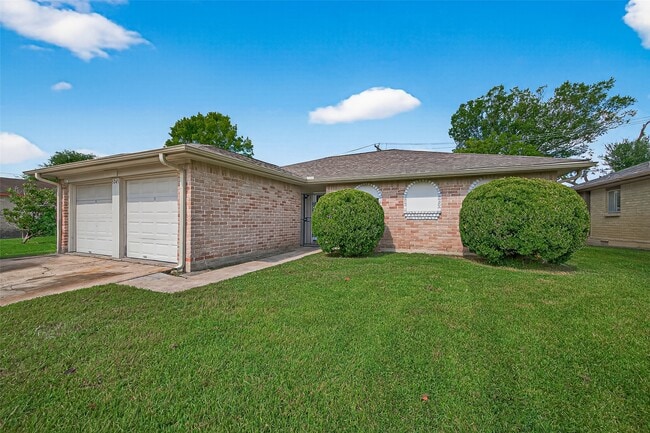 property at 5243 Wickview Ln