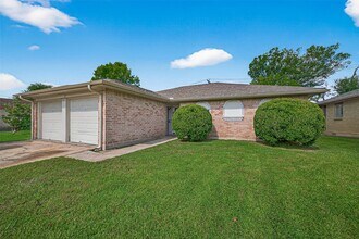 5243 Wickview Ln in Houston, TX - Building Photo - Building Photo