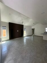 907 Taylor St in Laredo, TX - Building Photo - Building Photo