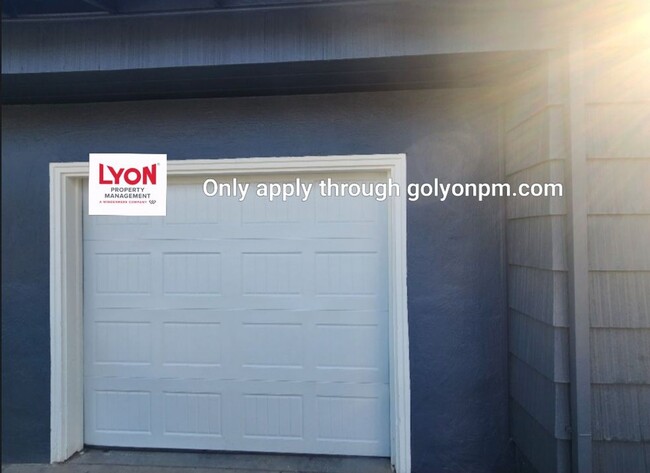 708 Poplar Ave in West Sacramento, CA - Foto de edificio - Building Photo