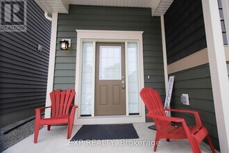 295 McEachern Ln in Gravenhurst, ON - Building Photo - Building Photo