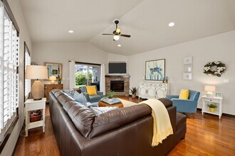 501 Oakwood Dr in Manson, WA - Building Photo - Building Photo