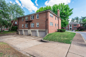 8165 Whitburn Dr in St. Louis, MO - Building Photo - Building Photo