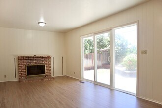 36045 Larch Way in Fremont, CA - Building Photo - Building Photo