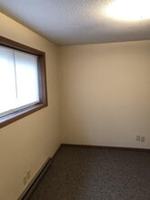 2012 Cedar St in Muscatine, IA - Building Photo - Building Photo