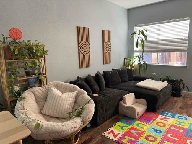 property at 202 Kayla Pl