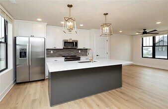 2833 SW Prairie Trail Pky in Ankeny, IA - Building Photo - Building Photo