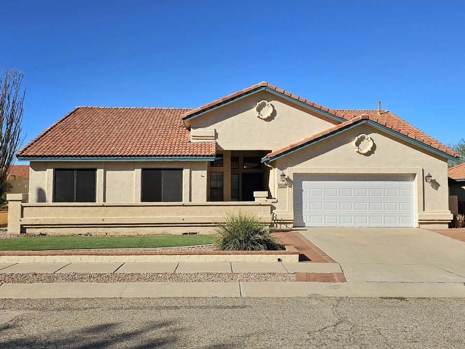 520 S Chalet Ave in Tucson, AZ - Foto de edificio