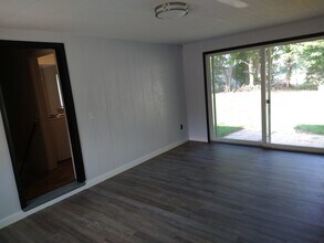 422 W Melody Ave in Portage, MI - Building Photo - Building Photo