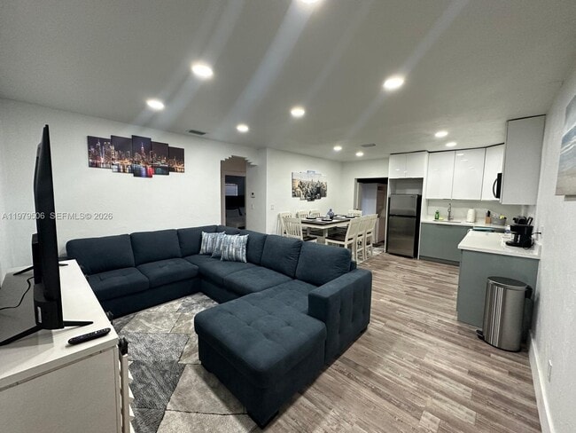 property at 1376 NW 41st St