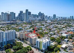 102 SW 6th Ave in Miami, FL - Building Photo