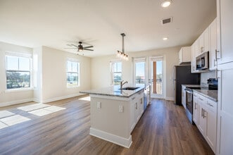 The Flats at Avalon Park Wesley Chapel in Wesley Chapel, FL - Foto de edificio - Interior Photo